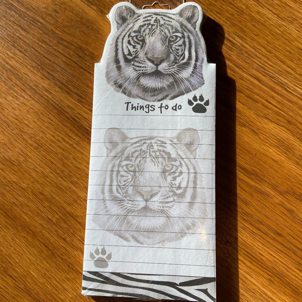 NWT White Tiger Magnetic Notepad with 50 Adhesive Sheets